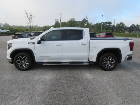 Used 2025 GMC Sierra 1500 SLT w/ SLT Premium Plus Package AWD/4WD image 8