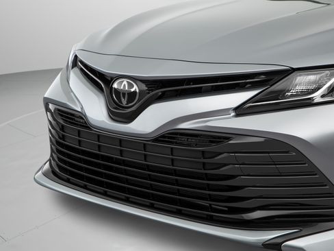 Used 2020 Toyota Camry LE w/ Convenience Package FWD image 57