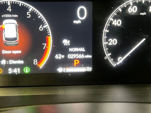 Used 2025 Honda Pilot TrailSport image 21