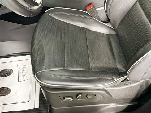 Used 2022 Cadillac Escalade ESV Premium Luxury image 21