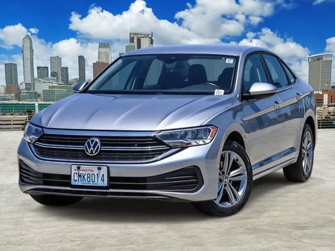 Certified 2024 Volkswagen Jetta SE FWD image 1