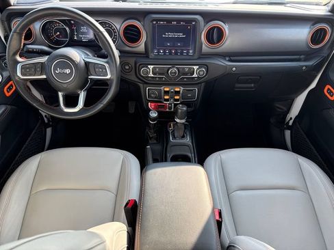 Used 2023 Jeep Gladiator Mojave AWD/4WD image 12
