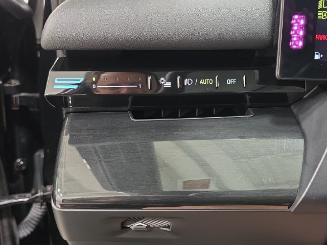 Certified 2024 BMW 530i xDrive w/ Executive Package AWD/4WD image 23
