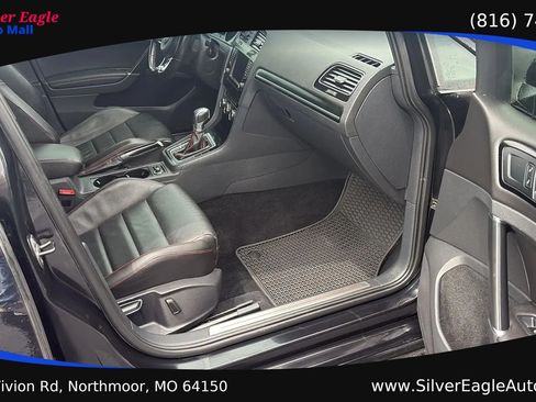 Used 2017 Volkswagen GTI SE FWD image 11