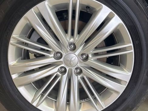 Used 2024 Mitsubishi Outlander ES FWD image 6