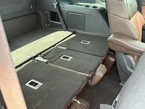 Used 2025 Ford Expedition King Ranch image 13