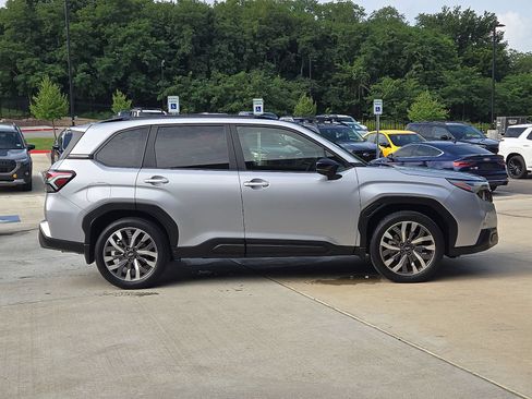 Certified 2025 Subaru Forester Touring AWD/4WD image 7