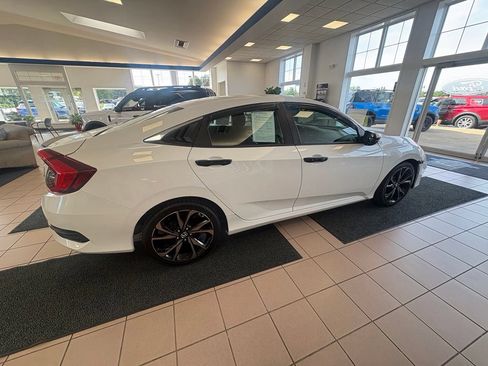 Used 2019 Honda Civic Sport image 6