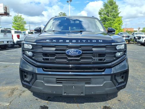 Used 2025 Ford Expedition Max Active AWD/4WD image 2