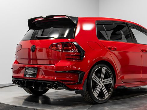 Used 2016 Volkswagen Golf R 4-Door image 14