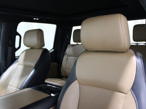 Used 2023 Ford F250 Lariat w/ Chrome Package image 5