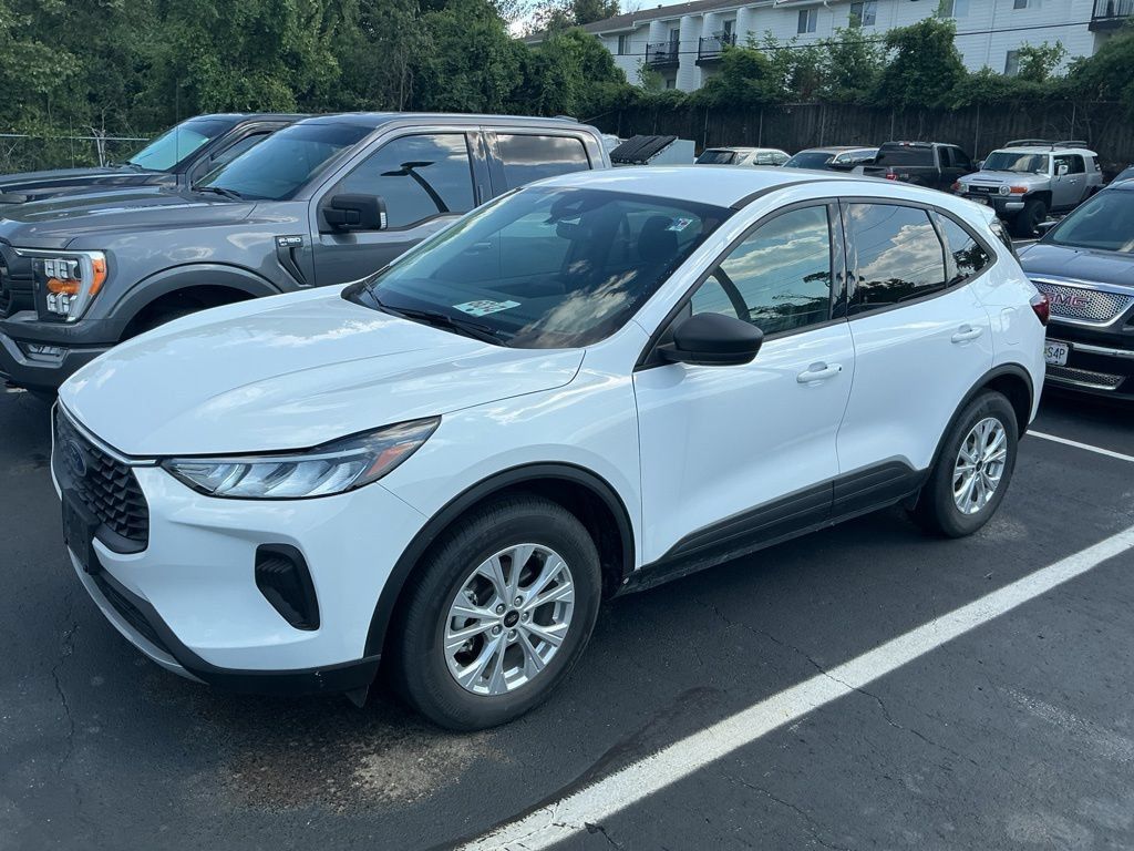Used 2025 Ford Escape Active AWD/4WD image 4