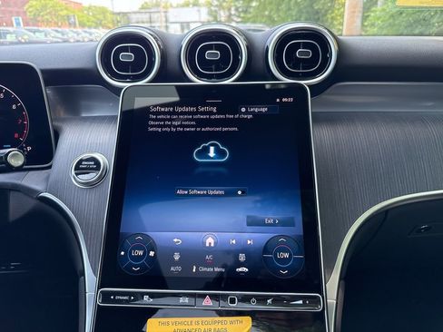 New 2025 Mercedes-Benz GLC 300 4MATIC image 23