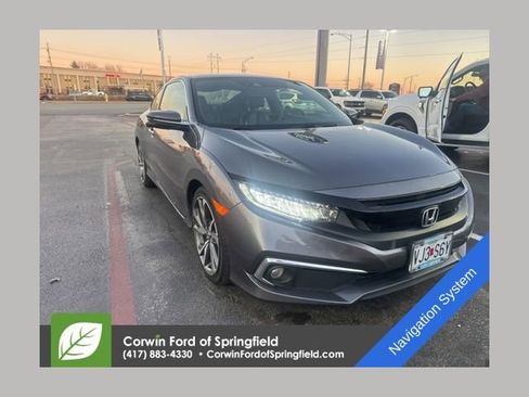 Used 2019 Honda Civic Touring image 1