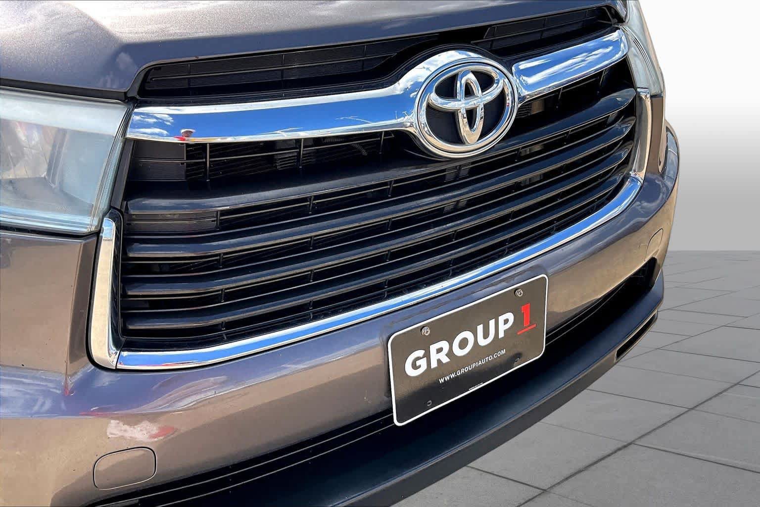 Used 2015 Toyota Highlander XLE FWD image 30