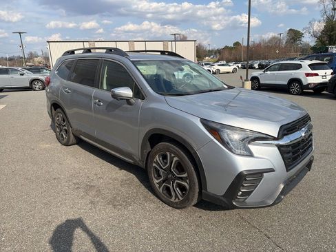 Used 2023 Subaru Ascent Limited w/ Technology Package image 9