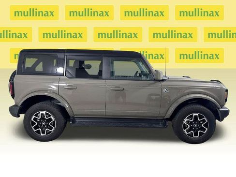 Certified 2025 Ford Bronco Outer Banks AWD/4WD image 2