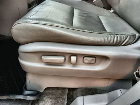 Used 2014 Honda Odyssey Touring Elite image 31