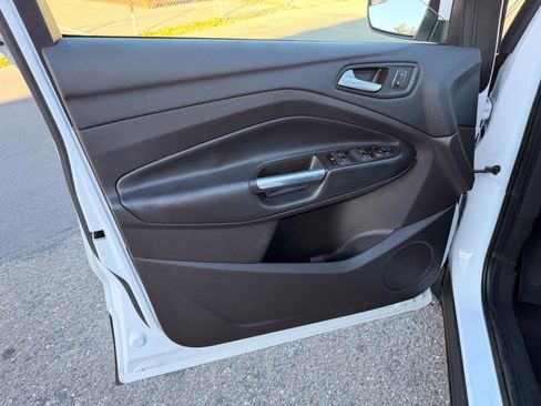 Used 2019 Ford Escape SE FWD image 22
