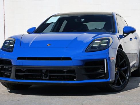 Used 2025 Porsche Panamera w/ Premium Package RWD image 3