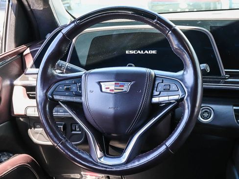 Used 2023 Cadillac Escalade ESV Premium Luxury Platinum AWD/4WD image 25
