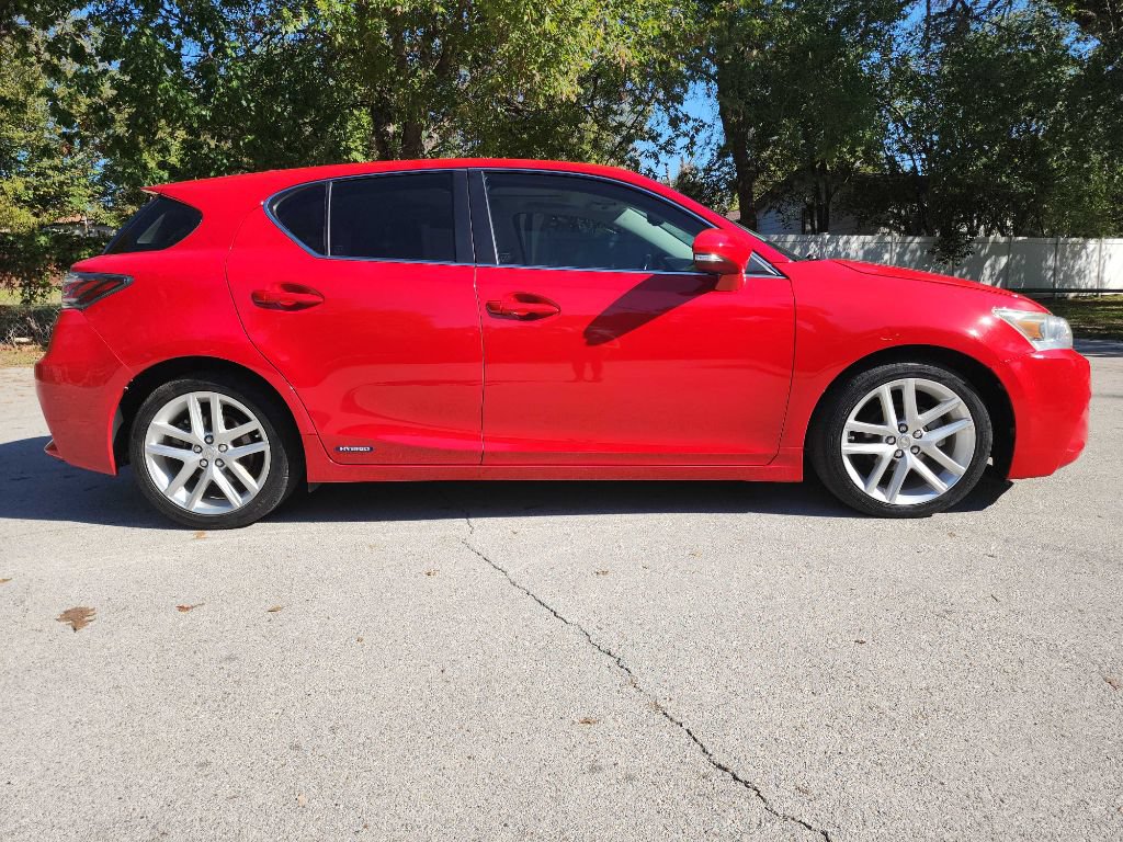 Used 2015 Lexus CT 200h w/ Seat Comfort Package FWD image 10