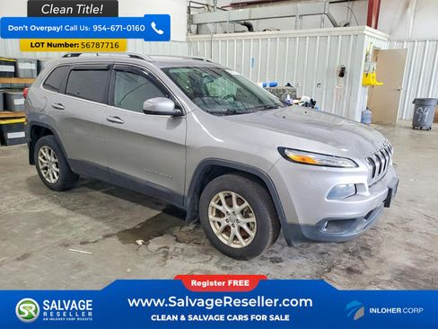 Used 2016 Jeep Cherokee Latitude w/ Cold Weather Group AWD/4WD image 5