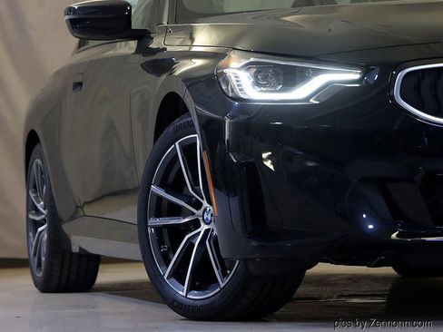 Used 2025 BMW 230i xDrive 230i xDrive w/ Premium Package image 4