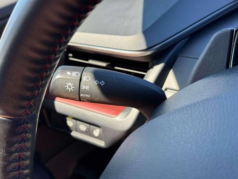 Used 2024 Toyota Prius Prime FWD image 25