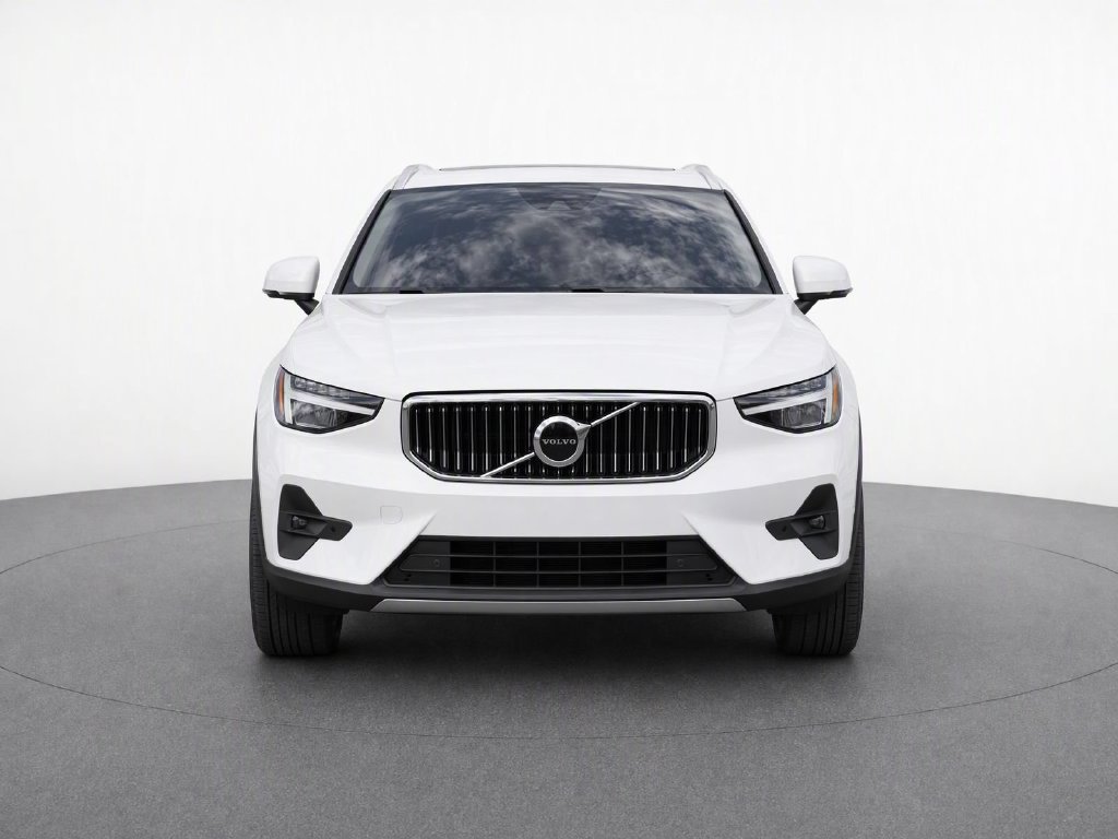 Used 2025 Volvo XC40 B5 Plus AWD/4WD image 2