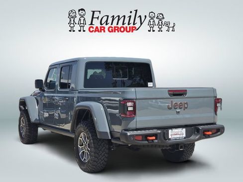 Used 2024 Jeep Gladiator Mojave AWD/4WD image 3