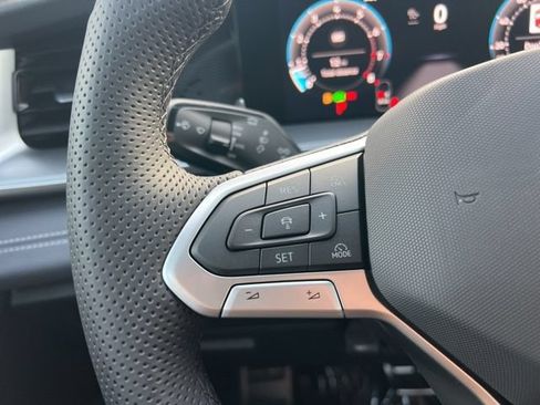 New 2026 Volkswagen Tiguan SE R-Line FWD image 6