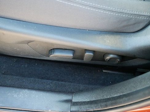 Used 2024 Subaru Crosstrek 2.0i Premium image 17