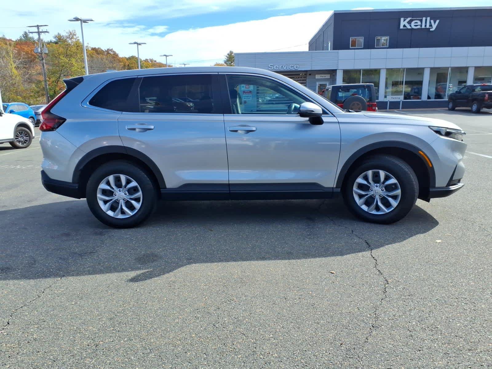 Used 2025 Honda CR-V LX image 4