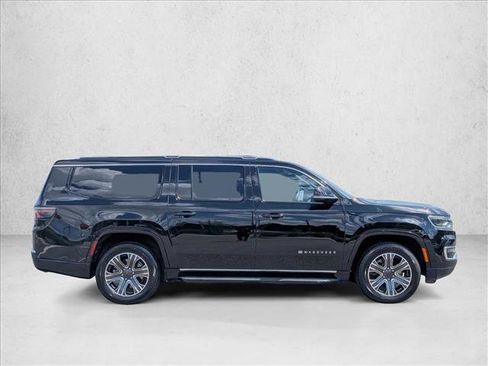 Used 2024 Jeep Wagoneer L Series II w/ Flexible Seating Group image 4