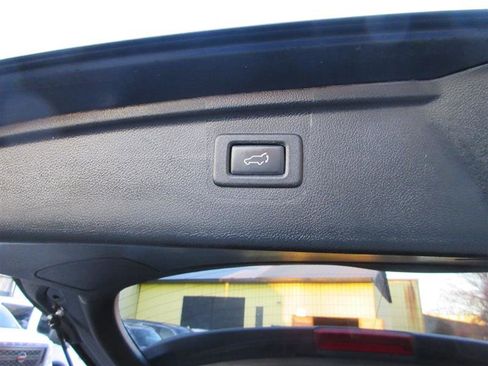 Used 2017 Subaru Outback 2.5i Limited image 7