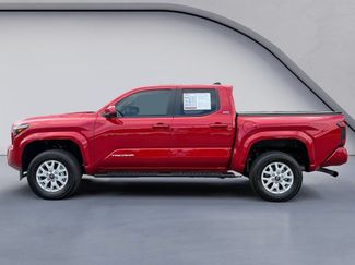 Used 2025 Toyota Tacoma SR5 AWD/4WD video 2