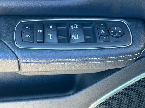 Used 2024 RAM 1500 Laramie image 31