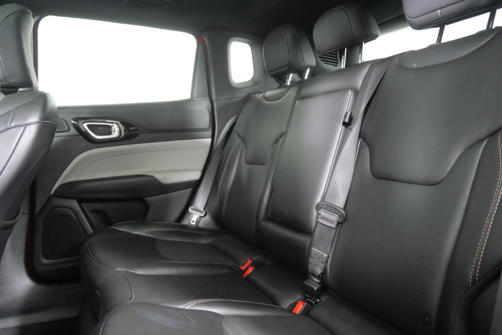 Used 2023 Jeep Compass Limited w/ Sun and Sound Group AWD/4WD image 19