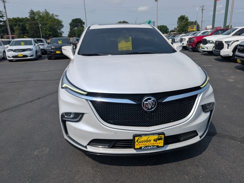 Used 2022 Buick Enclave Essence w/ Experience Buick Package AWD/4WD image 3