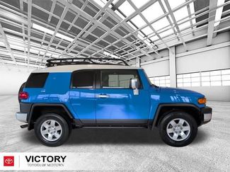 Used 2007 Toyota FJ Cruiser 4WD video 2