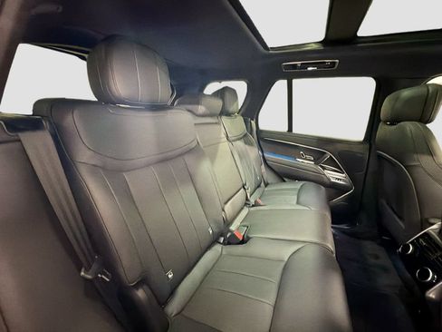Used 2025 Land Rover Range Rover SE AWD/4WD image 28