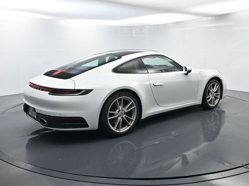 Certified 2022 Porsche 911 Carrera image 15