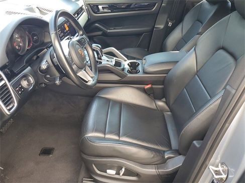 Used 2021 Porsche Cayenne image 5