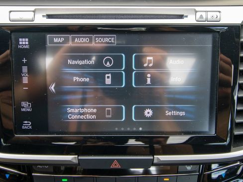 Used 2017 Honda Accord Touring image 27
