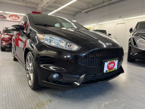 Used 2017 Ford Fiesta ST image 4