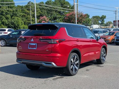 New 2025 Mitsubishi Outlander SEL image 3