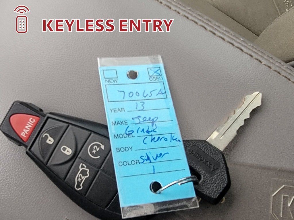 Used 2013 Jeep Grand Cherokee Laredo AWD/4WD image 32