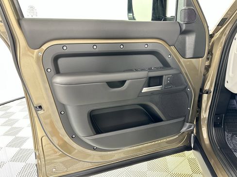 Used 2025 Land Rover Defender 110 S AWD/4WD image 14