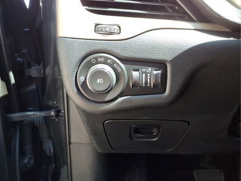 Used 2016 Jeep Cherokee Latitude AWD/4WD image 14